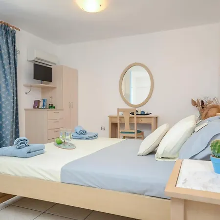 Apartment Agyra *